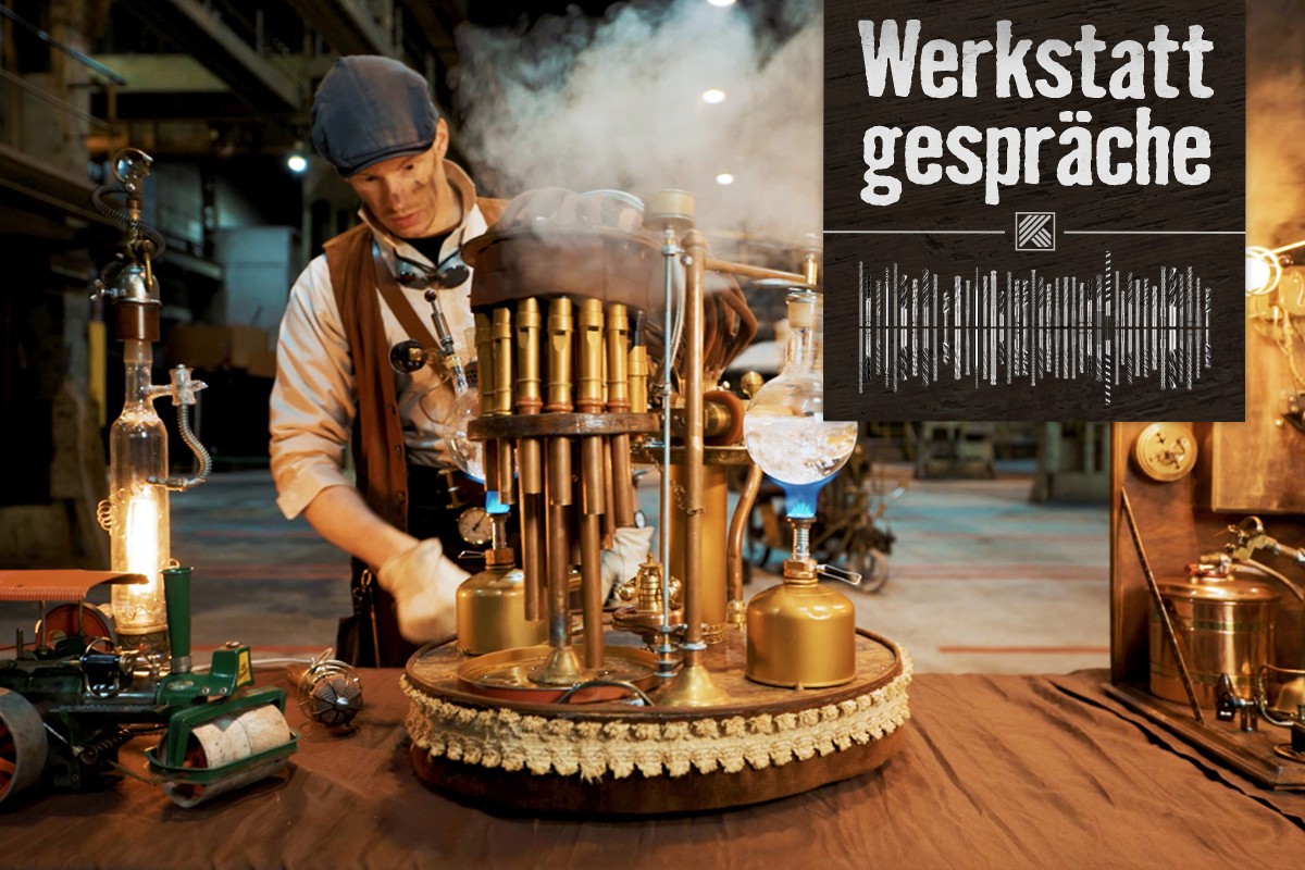 Raphaelius Alva Grußer arbeitet mit Hochdruck an seinen Dampfmaschinen. 